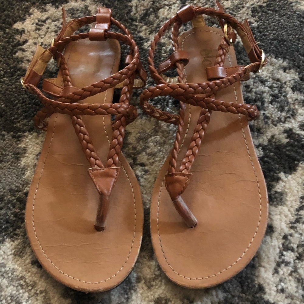 ECT! Women’s size 8/9 Strappy Sandals